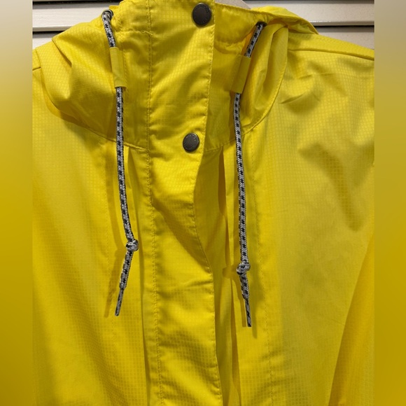 Columbia Women's Pardon My Trench Rain Jacket - Picture 9 of 12